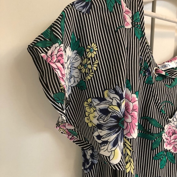 3/$20 RICKI’s  Blouse - Picture 3 of 9